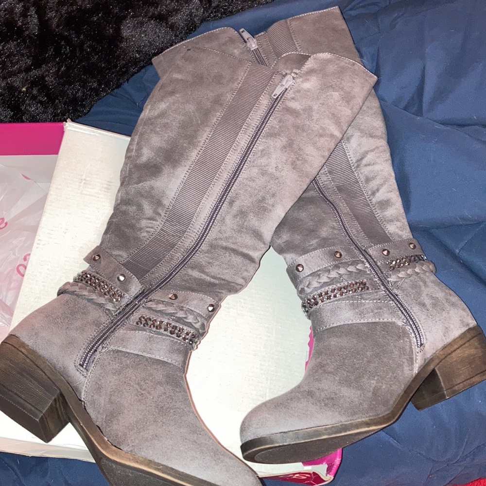 NIB So RedPoll Style size 6 Grey boots